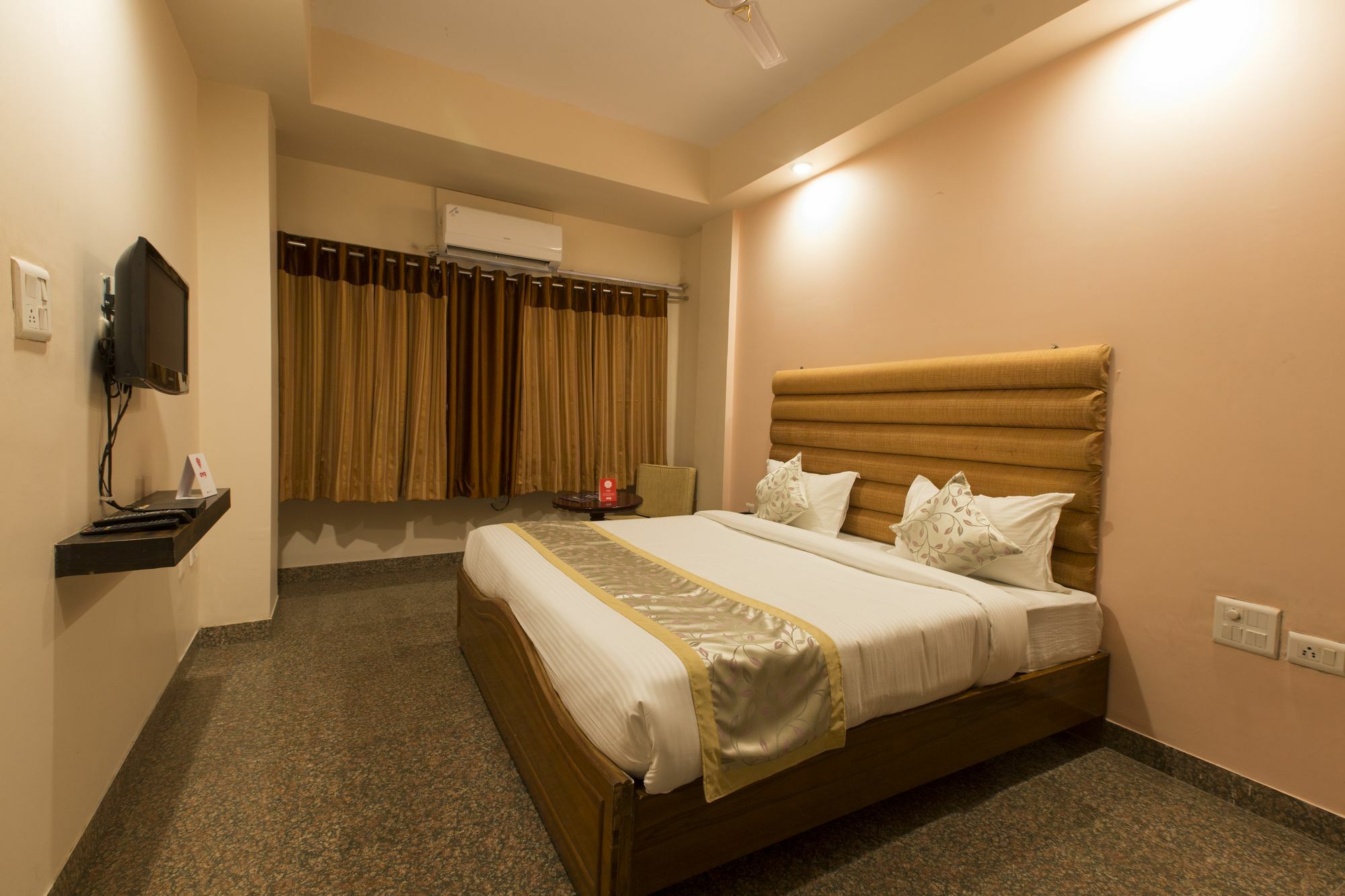 Hotel Oyo 8307 Garden View 3*
