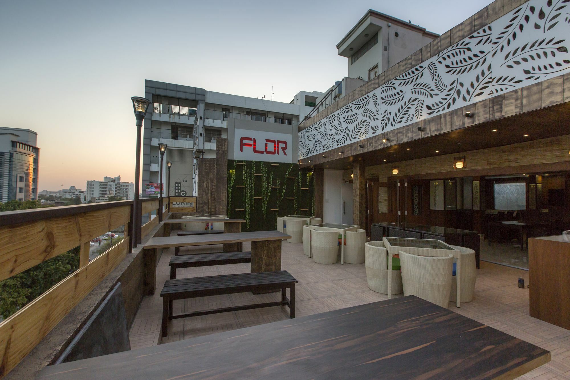 Oyo 8307 Garden View Hotel 3*