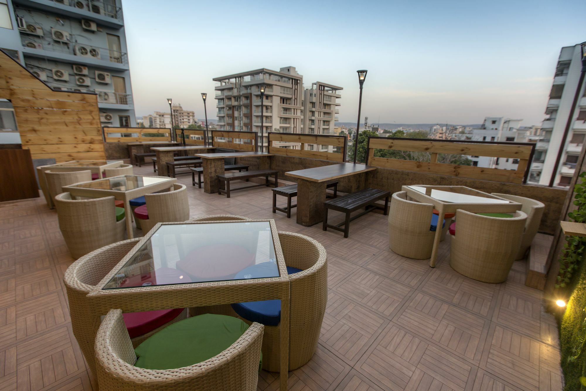 Oyo 8307 Garden View Hotel 3*